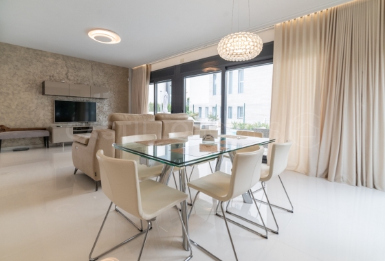 Herverkoop - Villa - Orihuela Costa - Campoamor