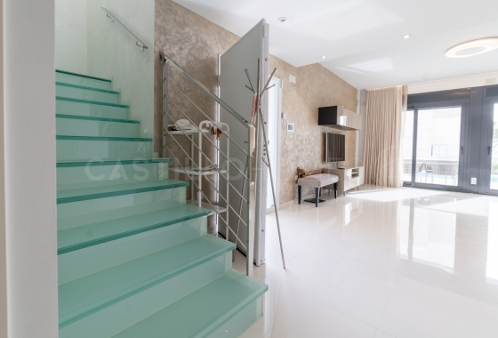 Herverkoop - Villa - Orihuela Costa - Campoamor