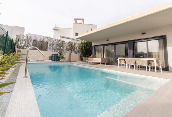 Herverkoop - Villa - Orihuela Costa - Campoamor