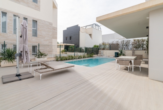 Herverkoop - Villa - Orihuela Costa - Campoamor