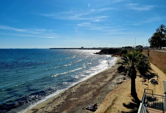 Wiederverkauf - Villa - Orihuela Costa - Punta Prima