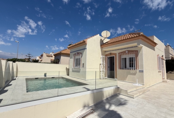 Resale - Villa - Torrevieja - Costa Blanca