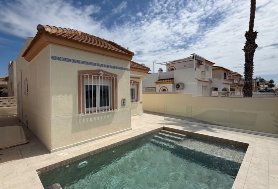 Resale - Villa - Torrevieja - Costa Blanca