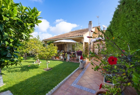 Wiederverkauf - Villa - Torrevieja - aguas nuevas