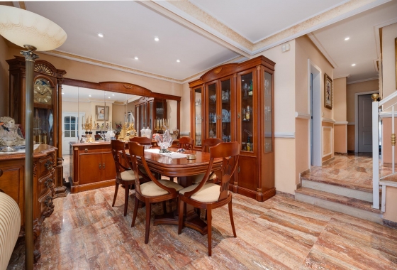 Wiederverkauf - Villa - Torrevieja - aguas nuevas