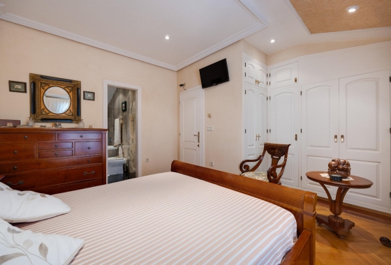 Wiederverkauf - Villa - Torrevieja - aguas nuevas