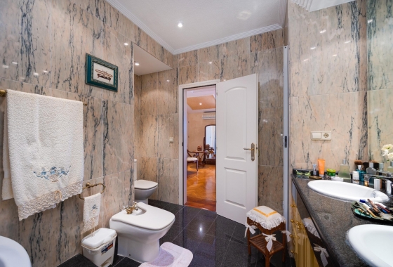 Wiederverkauf - Villa - Torrevieja - aguas nuevas