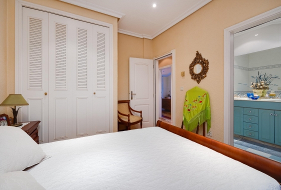 Wiederverkauf - Villa - Torrevieja - aguas nuevas