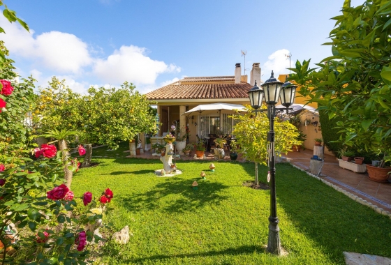 Wiederverkauf - Villa - Torrevieja - aguas nuevas