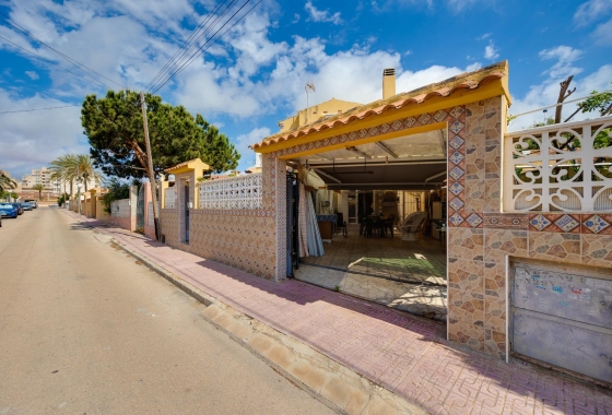 Wiederverkauf - Villa - Torrevieja - aguas nuevas