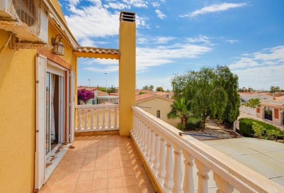Wiederverkauf - Villa - Torrevieja - aguas nuevas