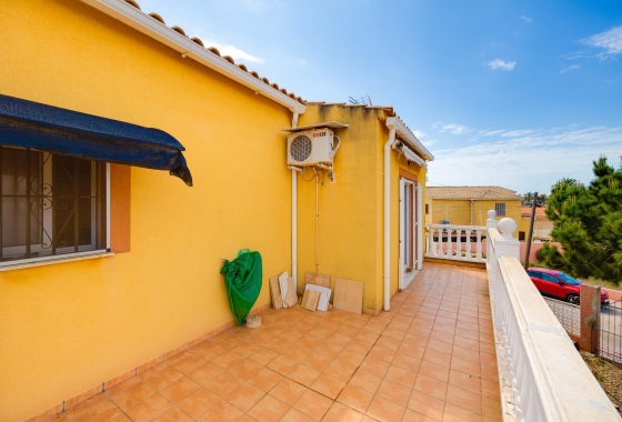 Wiederverkauf - Villa - Torrevieja - aguas nuevas