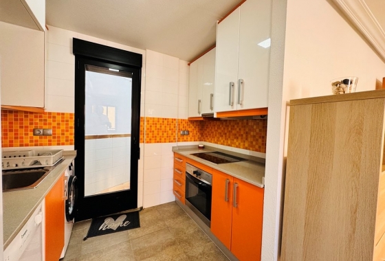 Resale - Apartment / flat - La Mata