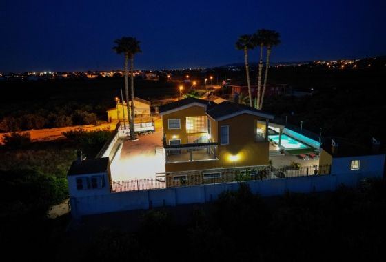 Resale - Finca - Orihuela