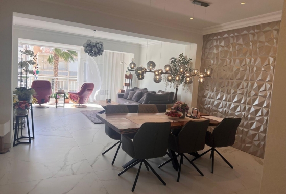 Återförsäljning - Lägenhet / lägenhet - Torrevieja