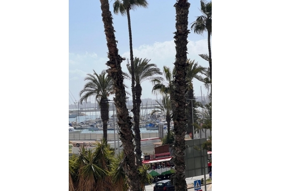 Återförsäljning - Lägenhet / lägenhet - Torrevieja