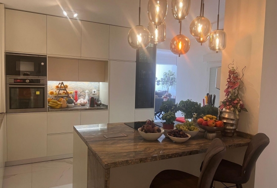 Återförsäljning - Lägenhet / lägenhet - Torrevieja