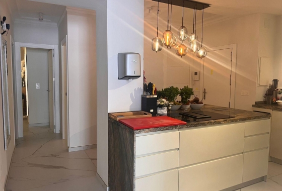 Återförsäljning - Lägenhet / lägenhet - Torrevieja