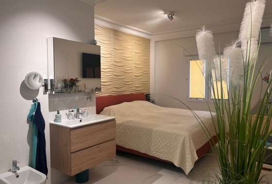 Återförsäljning - Lägenhet / lägenhet - Torrevieja