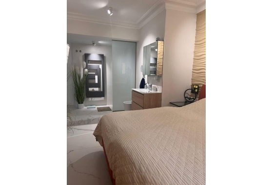 Återförsäljning - Lägenhet / lägenhet - Torrevieja