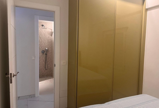 Återförsäljning - Lägenhet / lägenhet - Torrevieja