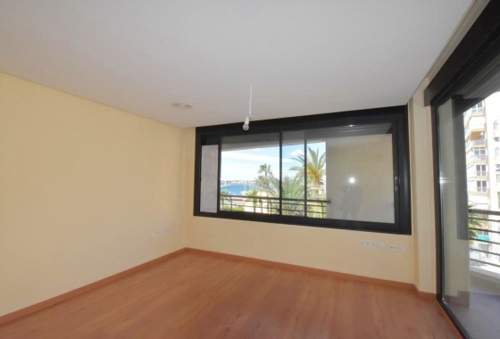 Herverkoop - Appartement / flat - Torrevieja - Centro - Muelle Pesquero