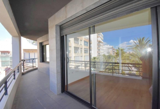 Herverkoop - Appartement / flat - Torrevieja - Centro - Muelle Pesquero