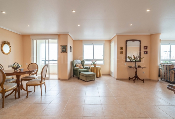 Wiederverkauf - Wohnung - Torrevieja - Centro