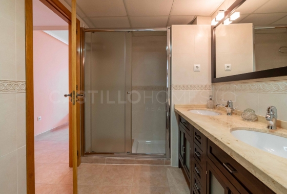 Wiederverkauf - Wohnung - Torrevieja - Centro