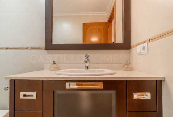 Wiederverkauf - Wohnung - Torrevieja - Centro