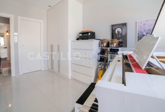 Wiederverkauf - Villa - Orihuela Costa - Villamartín