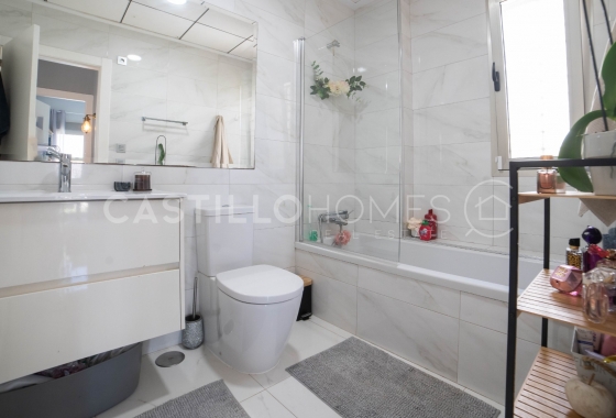 Wiederverkauf - Villa - Orihuela Costa - Villamartín