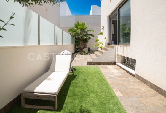 Wiederverkauf - Villa - Orihuela Costa - Villamartín