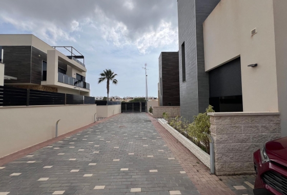 Wiederverkauf - Villa - Orihuela Costa - Lomas De Cabo Roig