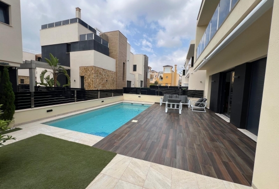 Wiederverkauf - Villa - Orihuela Costa - Lomas De Cabo Roig