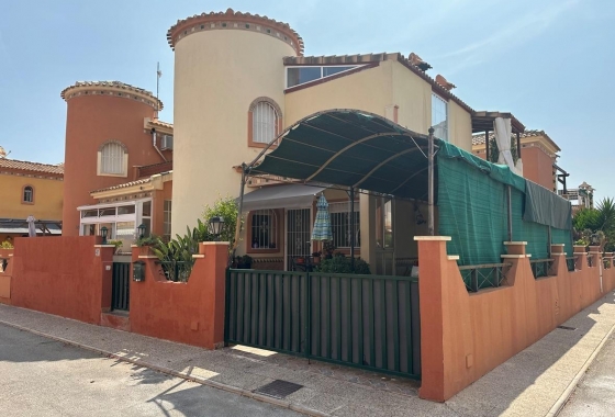 Herverkoop - Villa - Orihuela Costa - Playa Flamenca