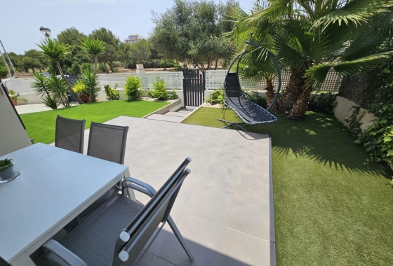 Wiederverkauf - Villa - Orihuela Costa - La Regia