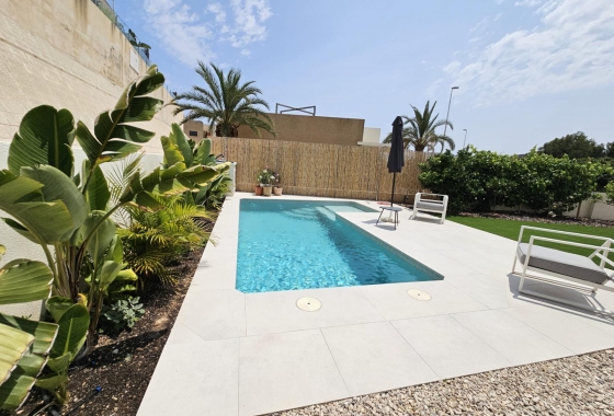 Wiederverkauf - Villa - Orihuela Costa - La Regia