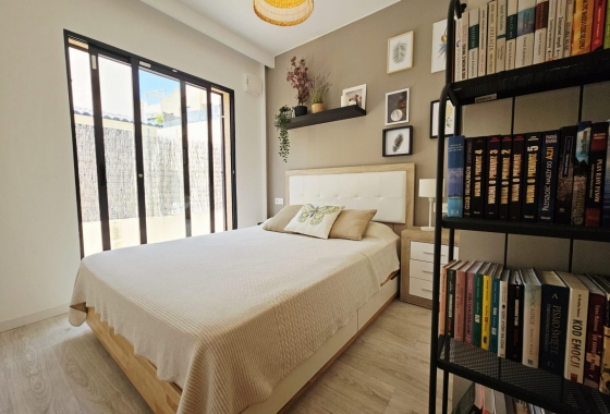 Wiederverkauf - Villa - Orihuela Costa - La Regia