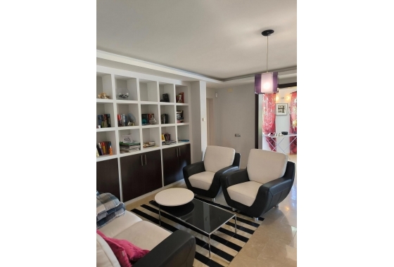 Resale - Villa - Torrevieja - La Siesta