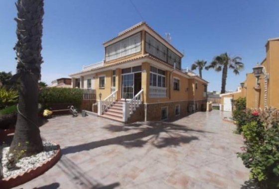 Wiederverkauf - Villa - Torrevieja - aguas nuevas