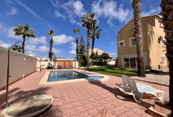 Herverkoop - Villa - La Zenia - Costa Blanca
