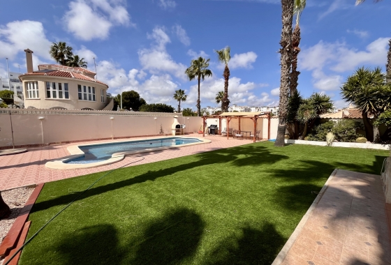 Herverkoop - Villa - La Zenia - Costa Blanca