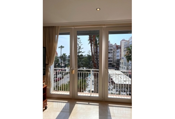 Herverkoop - Herenhuis - Torrevieja