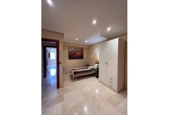 Herverkoop - Herenhuis - Torrevieja