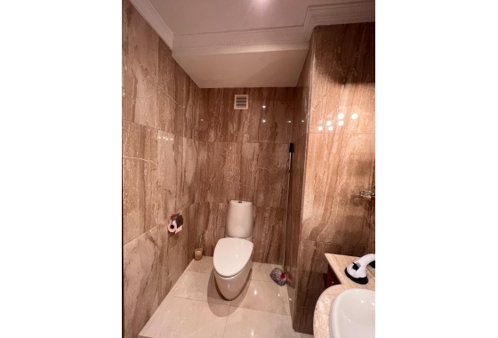 Herverkoop - Herenhuis - Torrevieja