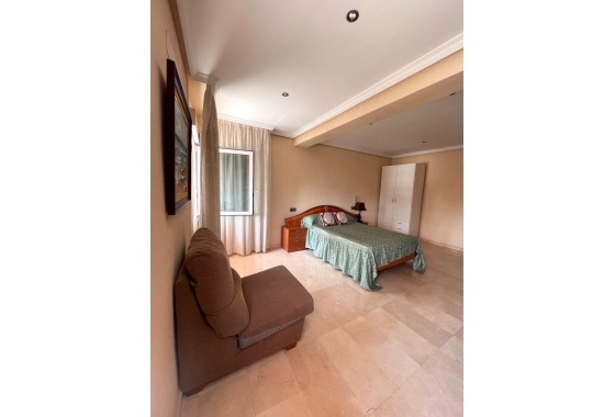 Herverkoop - Herenhuis - Torrevieja