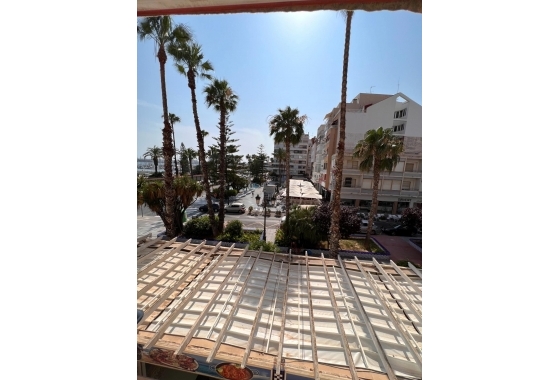 Herverkoop - Herenhuis - Torrevieja