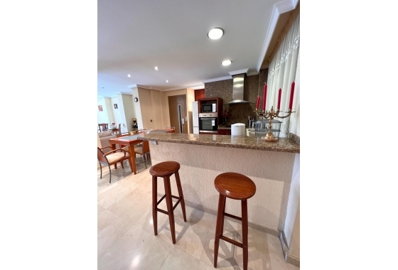 Herverkoop - Herenhuis - Torrevieja