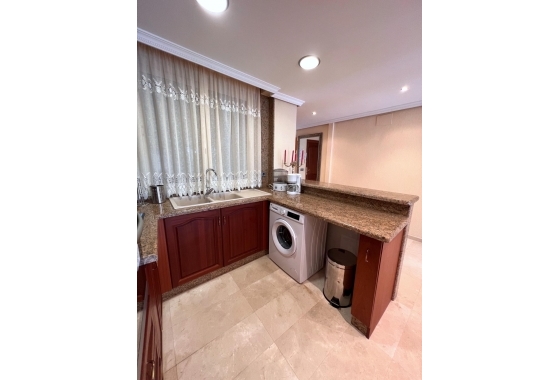 Herverkoop - Herenhuis - Torrevieja